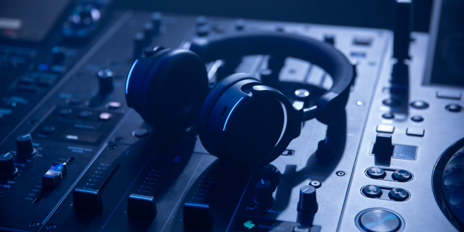 ALPHATHETA LAUNCHES HDJ-F9 WIRELESS DJ HEADPHONES WITH ULTRA-LOW LATENCY